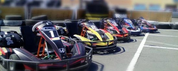 Desafía al cronómetro en entretenida prueba de karting en La Serena